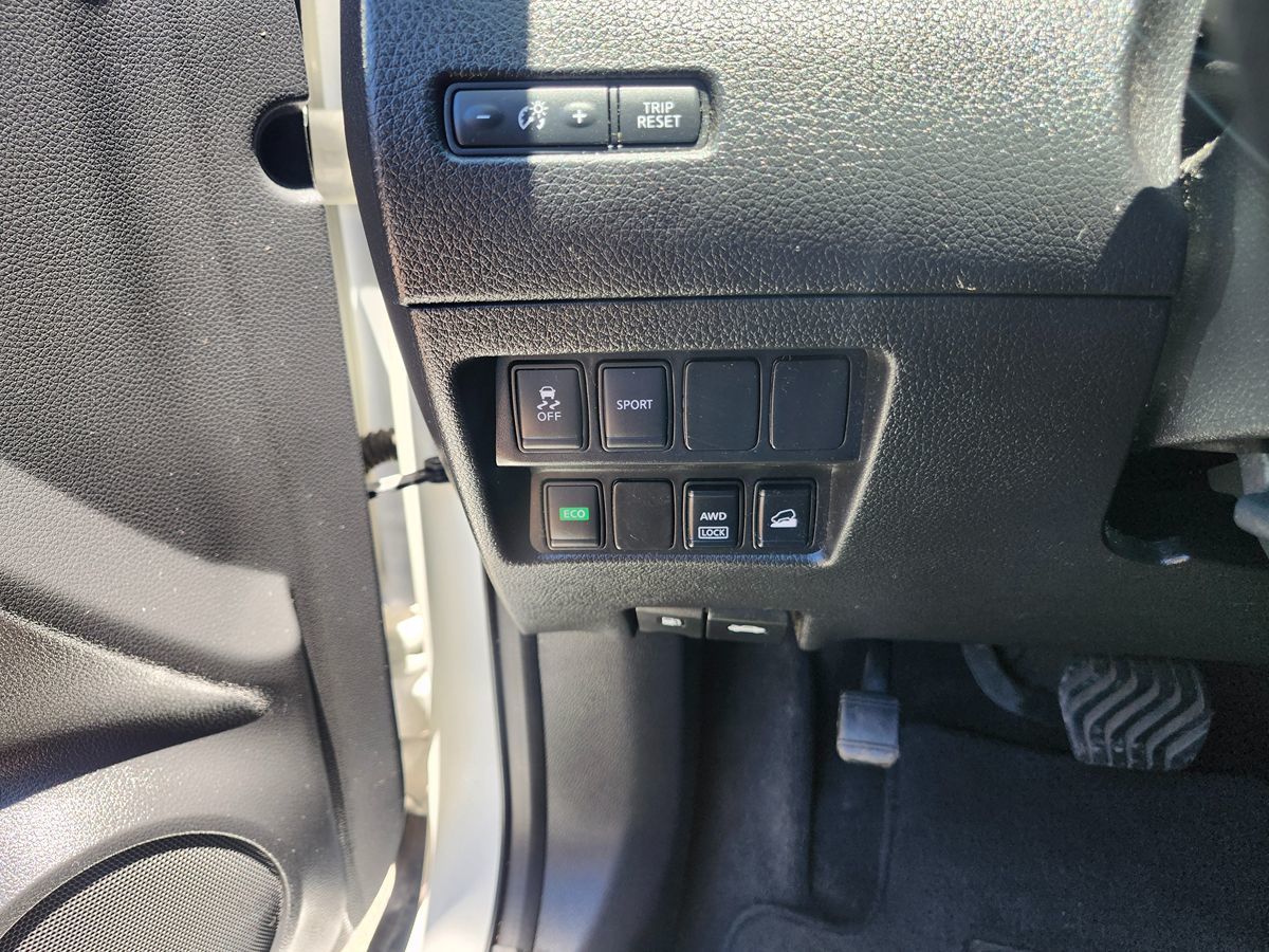 Nissan Rogue photo 27