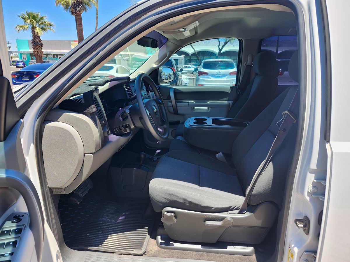 Chevrolet Silverado photo 13