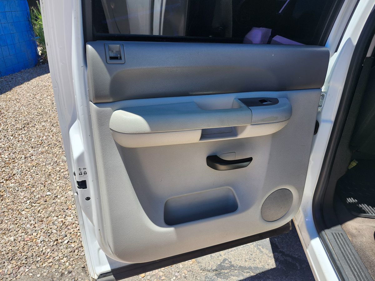 Chevrolet Silverado photo 16