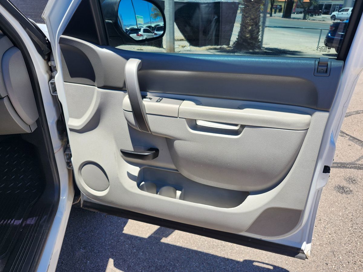 Chevrolet Silverado photo 18
