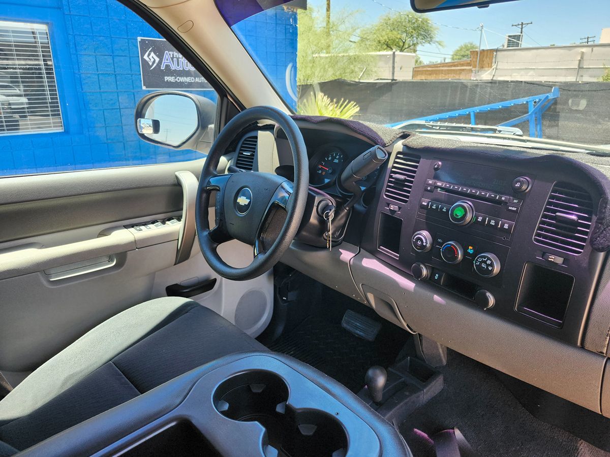 Chevrolet Silverado photo 21