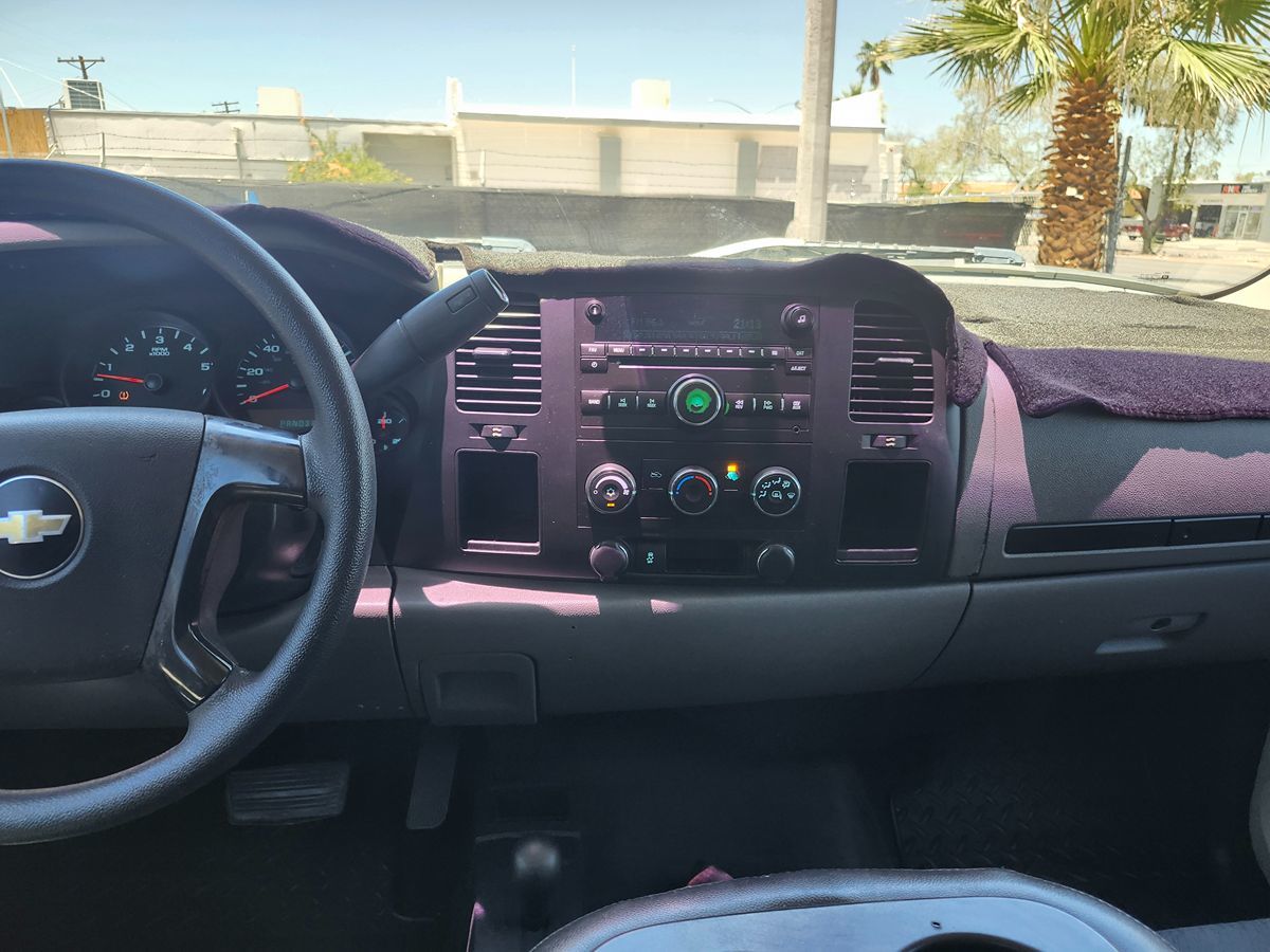 Chevrolet Silverado photo 23