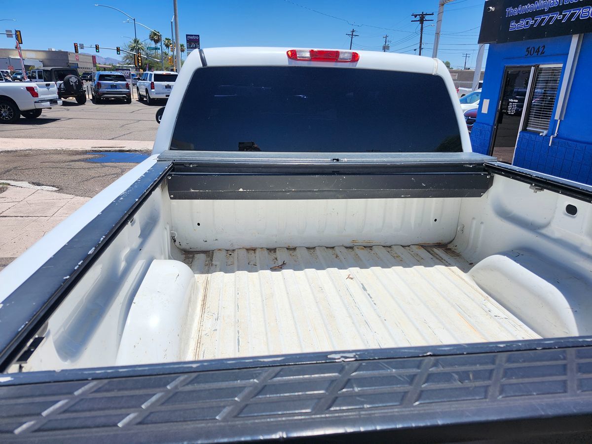 Chevrolet Silverado photo 27