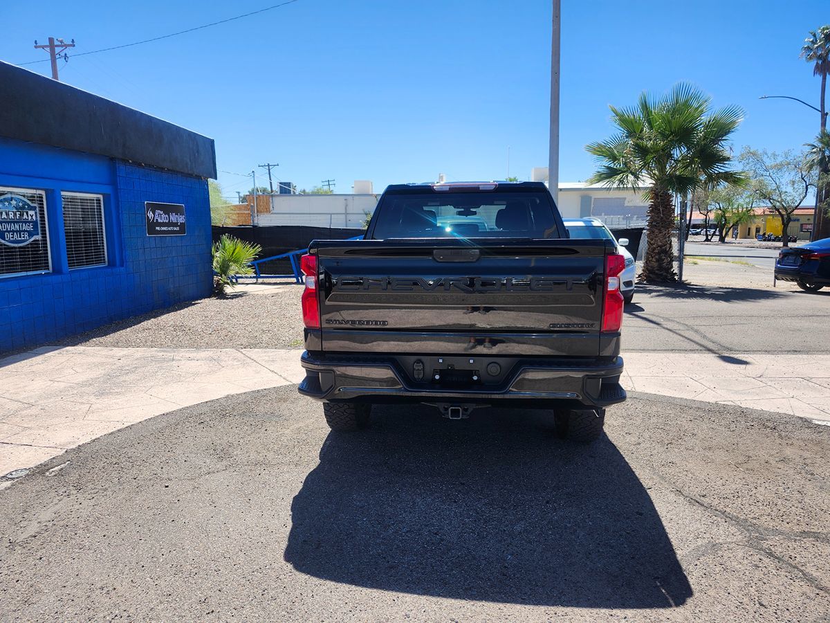 Chevrolet Silverado photo 11