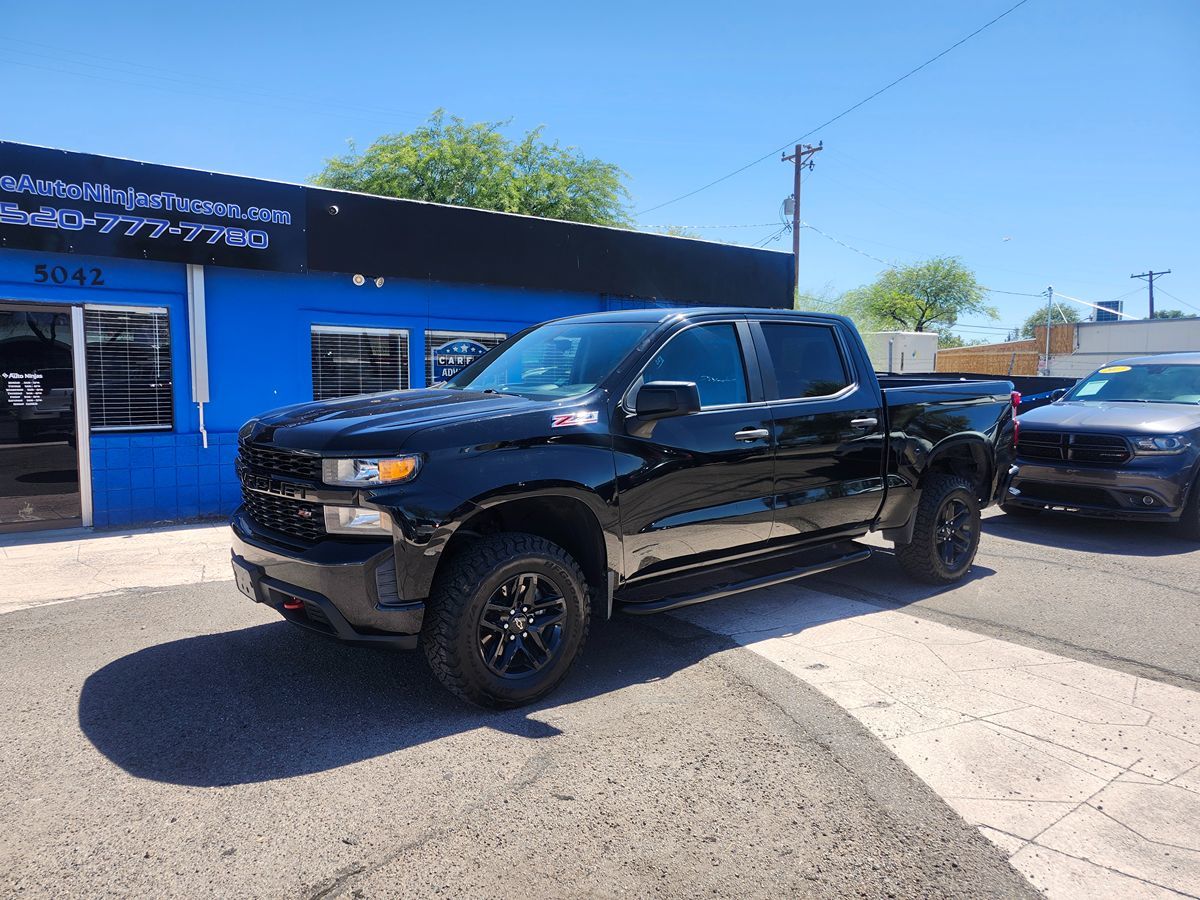Chevrolet Silverado photo 2