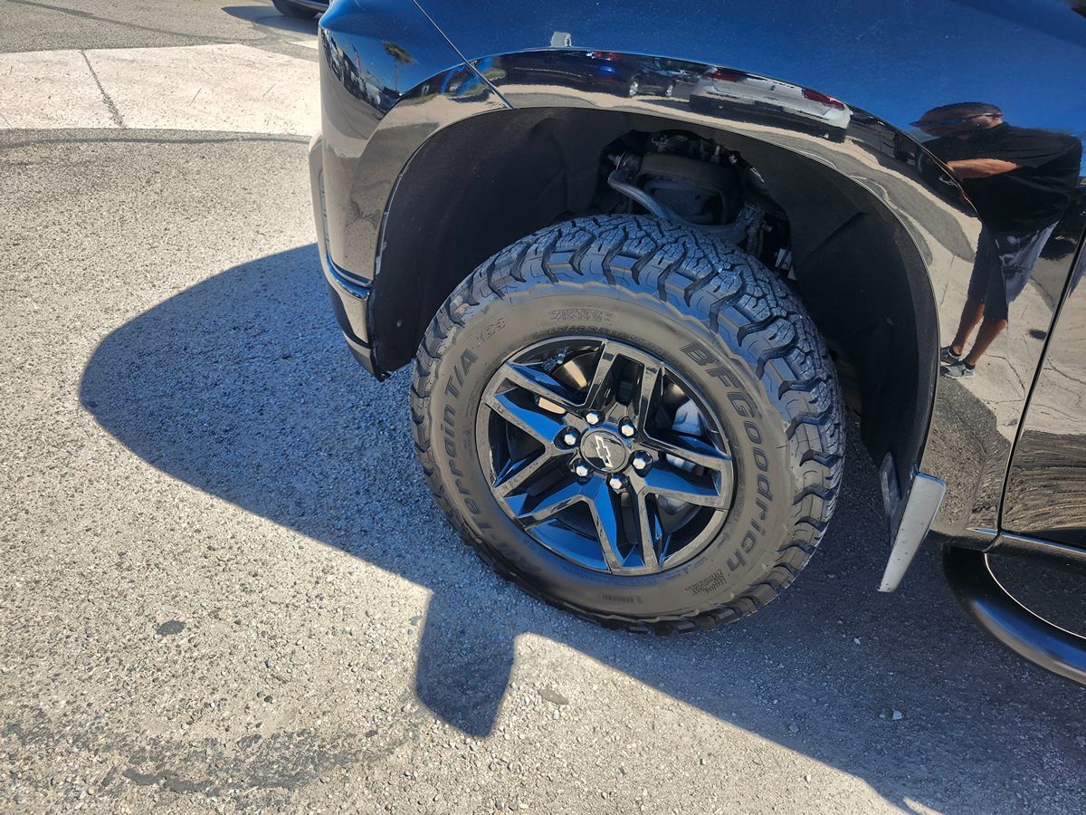 Chevrolet Silverado photo 12