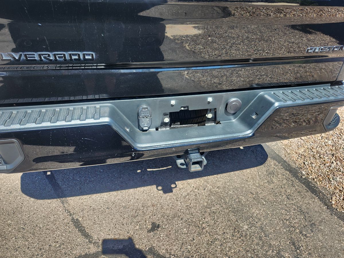 Chevrolet Silverado photo 14