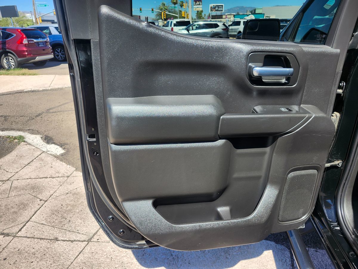 Chevrolet Silverado photo 18