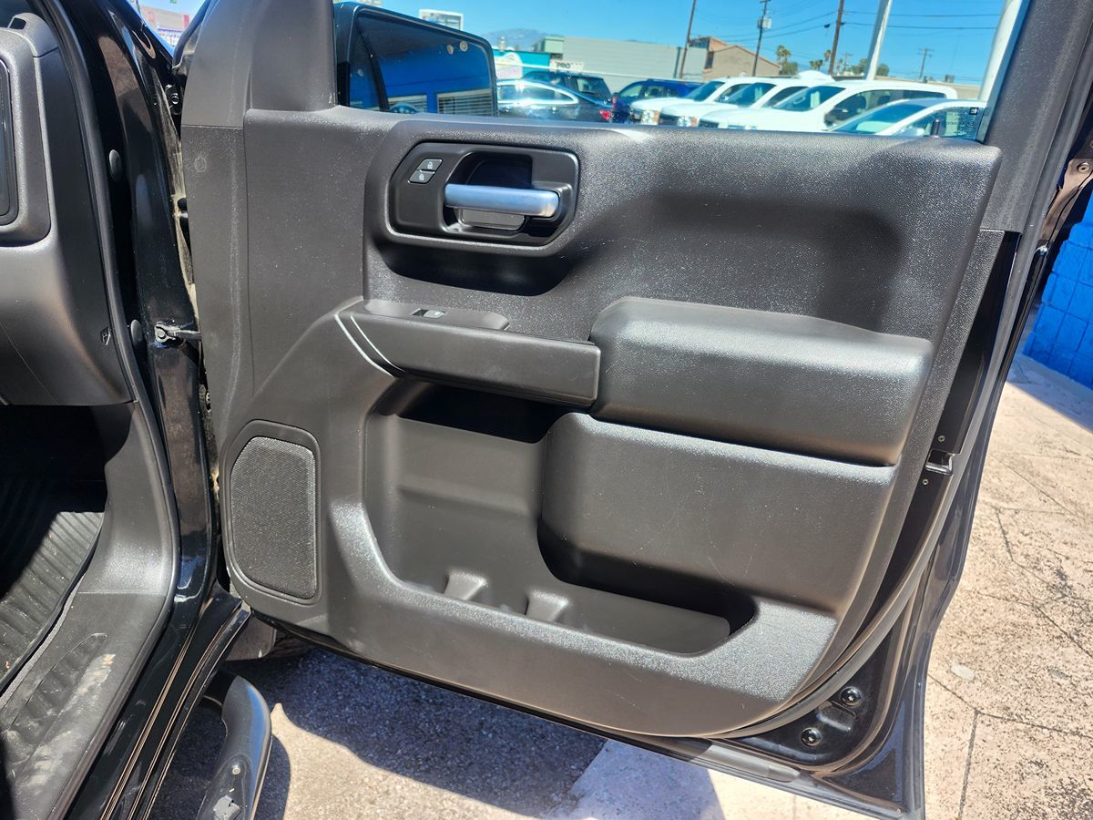Chevrolet Silverado photo 20