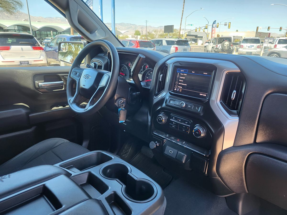 Chevrolet Silverado photo 23