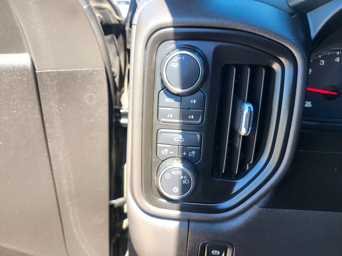 Chevrolet Silverado photo 30