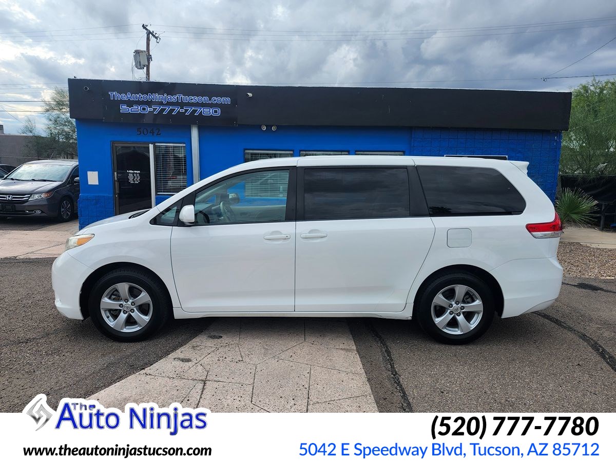 2012 Toyota Sienna LE