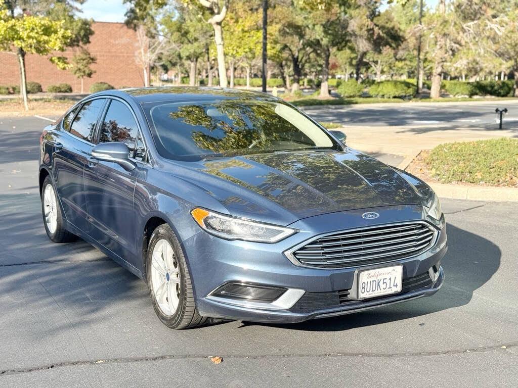 2018 Ford Fusion SE - Photo 2