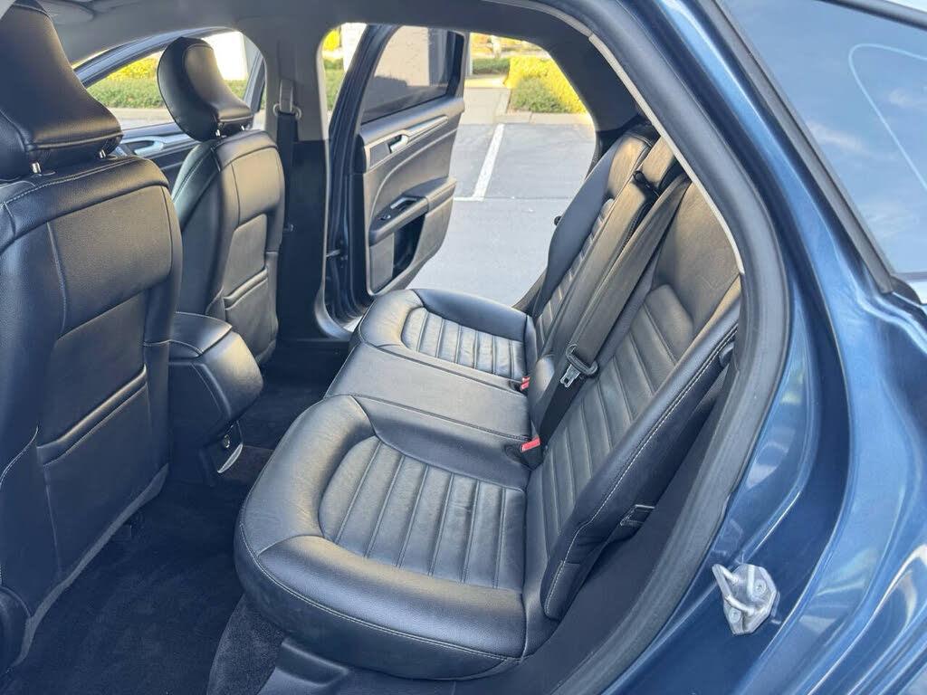 2018 Ford Fusion SE - Photo 18