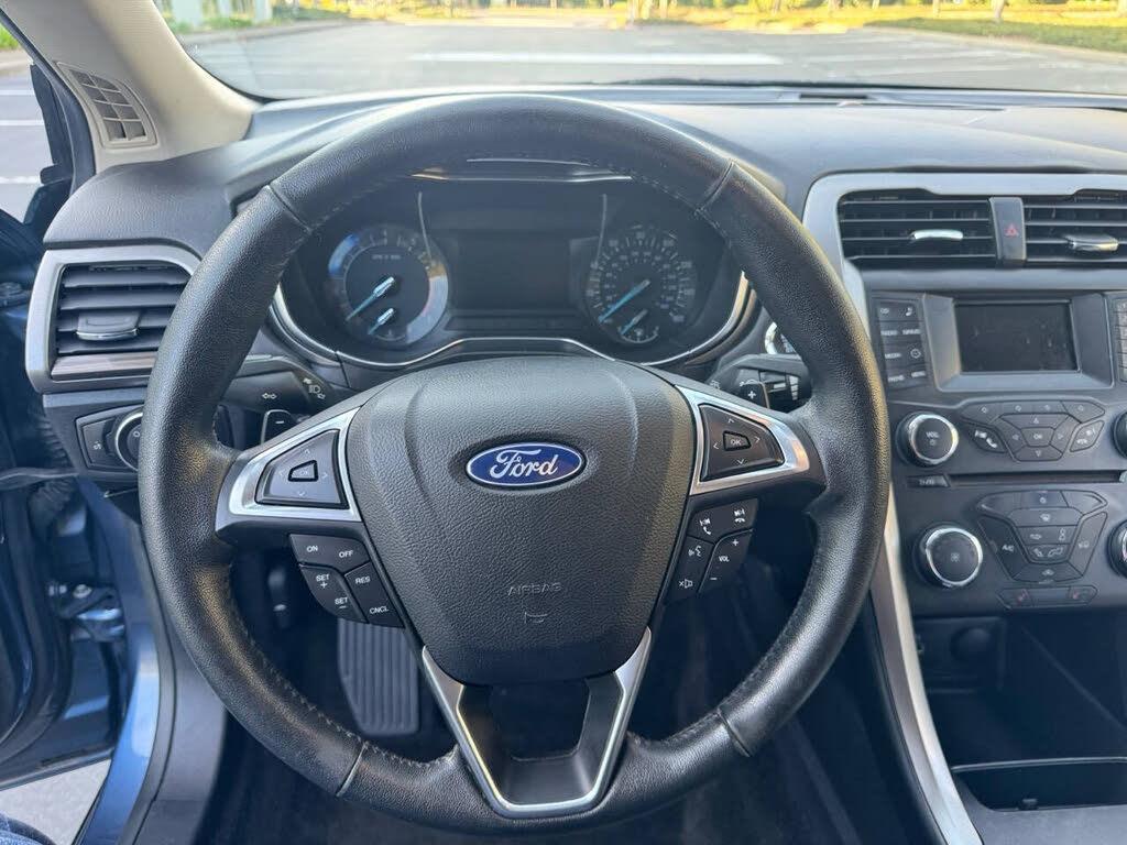 2018 Ford Fusion SE - Photo 19