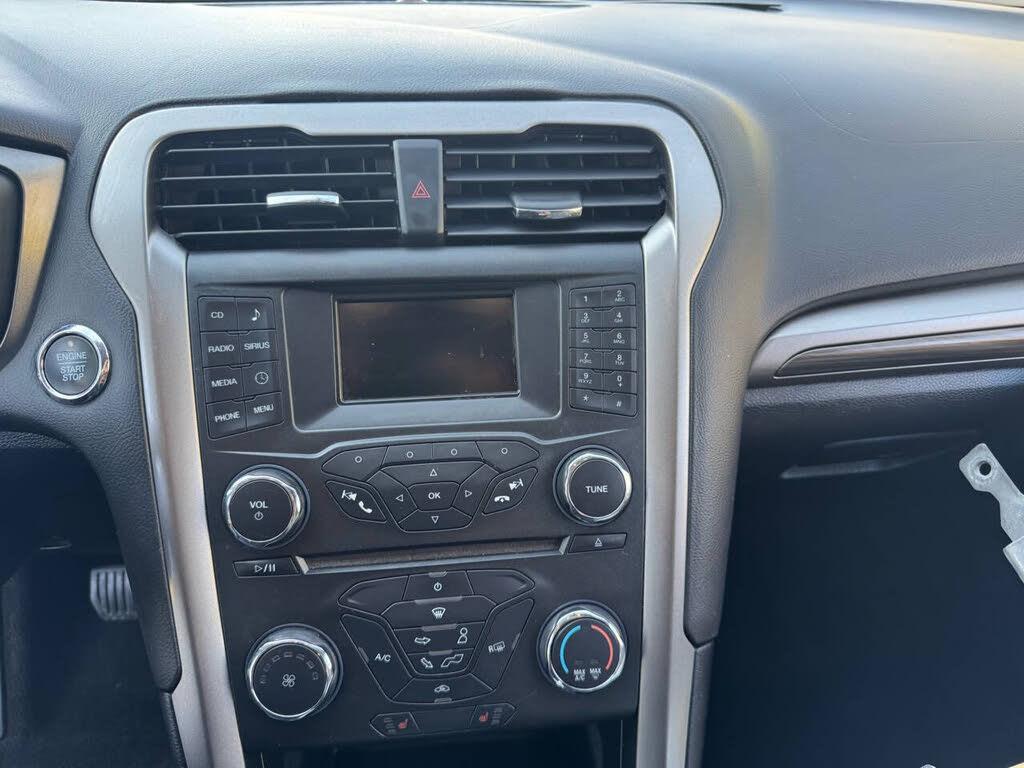 2018 Ford Fusion SE - Photo 27