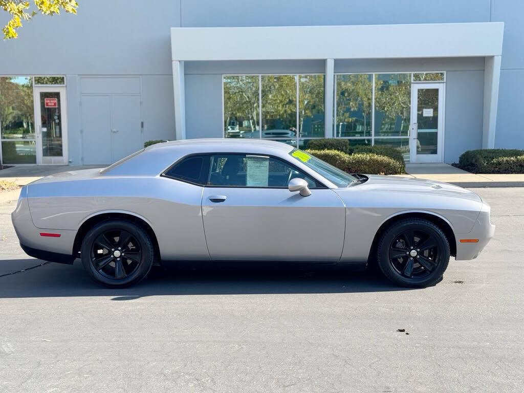 2016 Dodge Challenger SXT - Photo 7