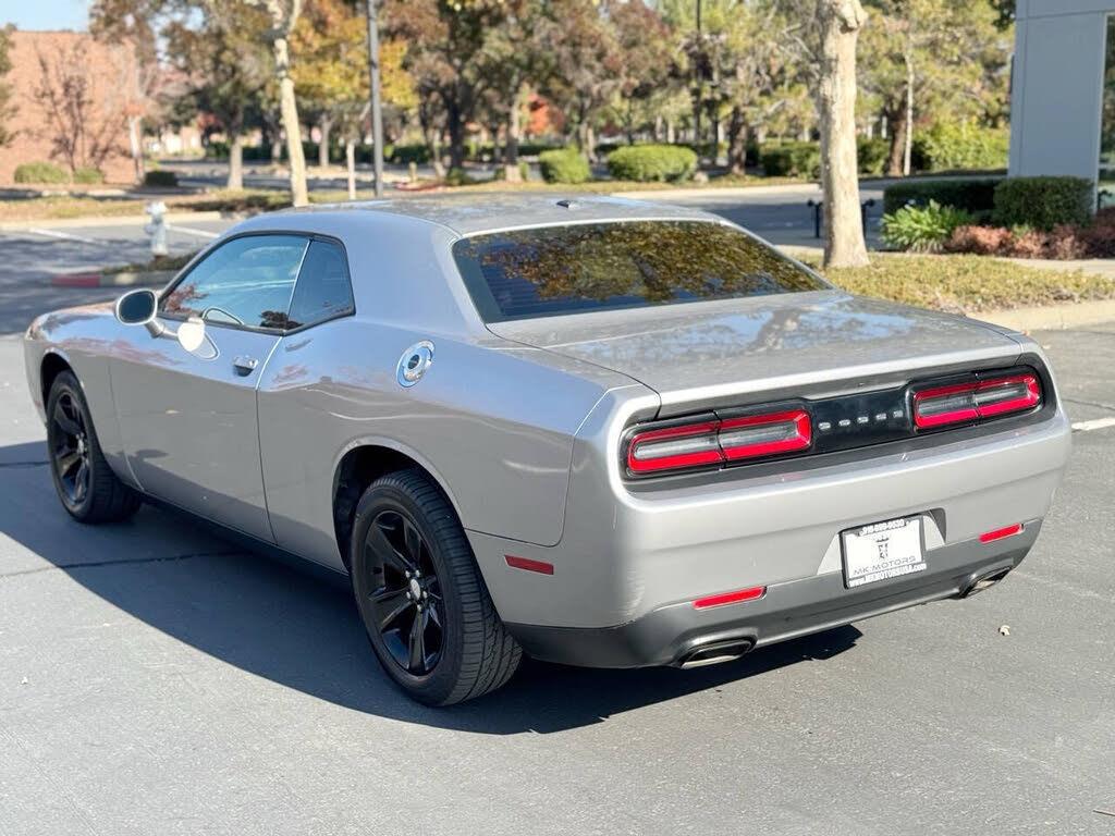 2016 Dodge Challenger SXT - Photo 8