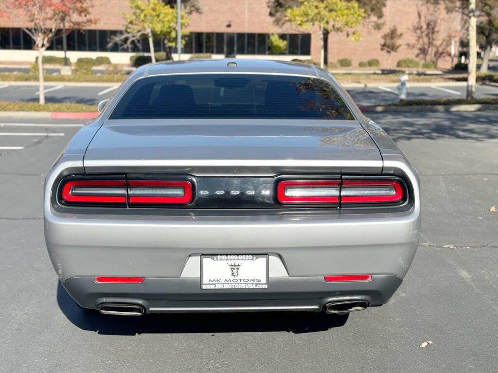 2016 Dodge Challenger SXT - Photo 10