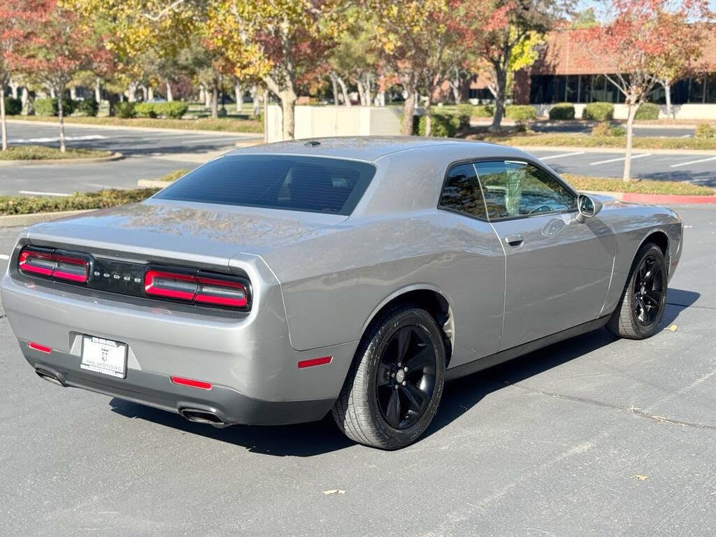 2016 Dodge Challenger SXT - Photo 12