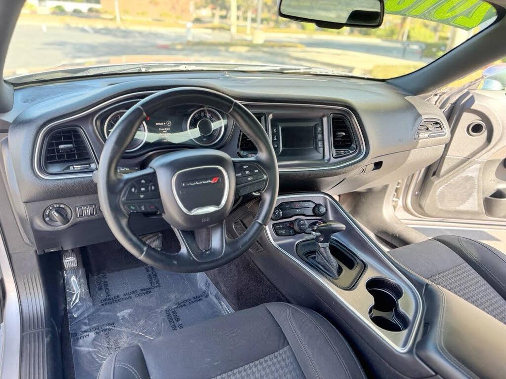 2016 Dodge Challenger SXT - Photo 14