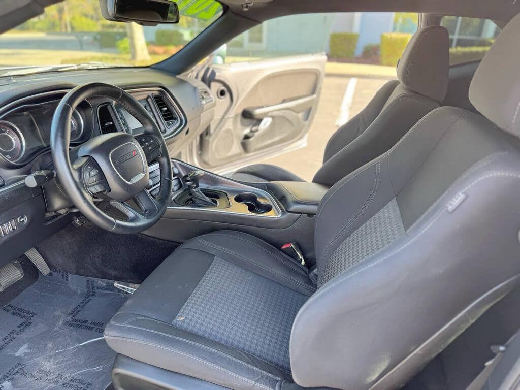 2016 Dodge Challenger SXT - Photo 21