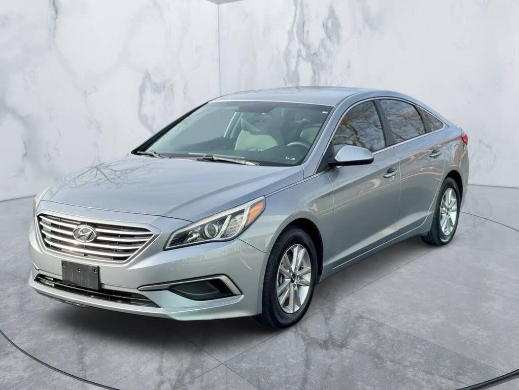 2017 Hyundai Sonata SE - Photo 4