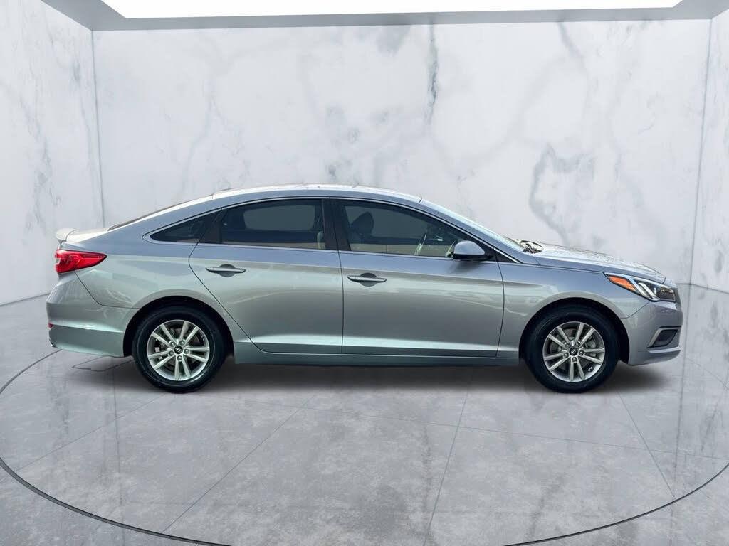 2017 Hyundai Sonata SE - Photo 9