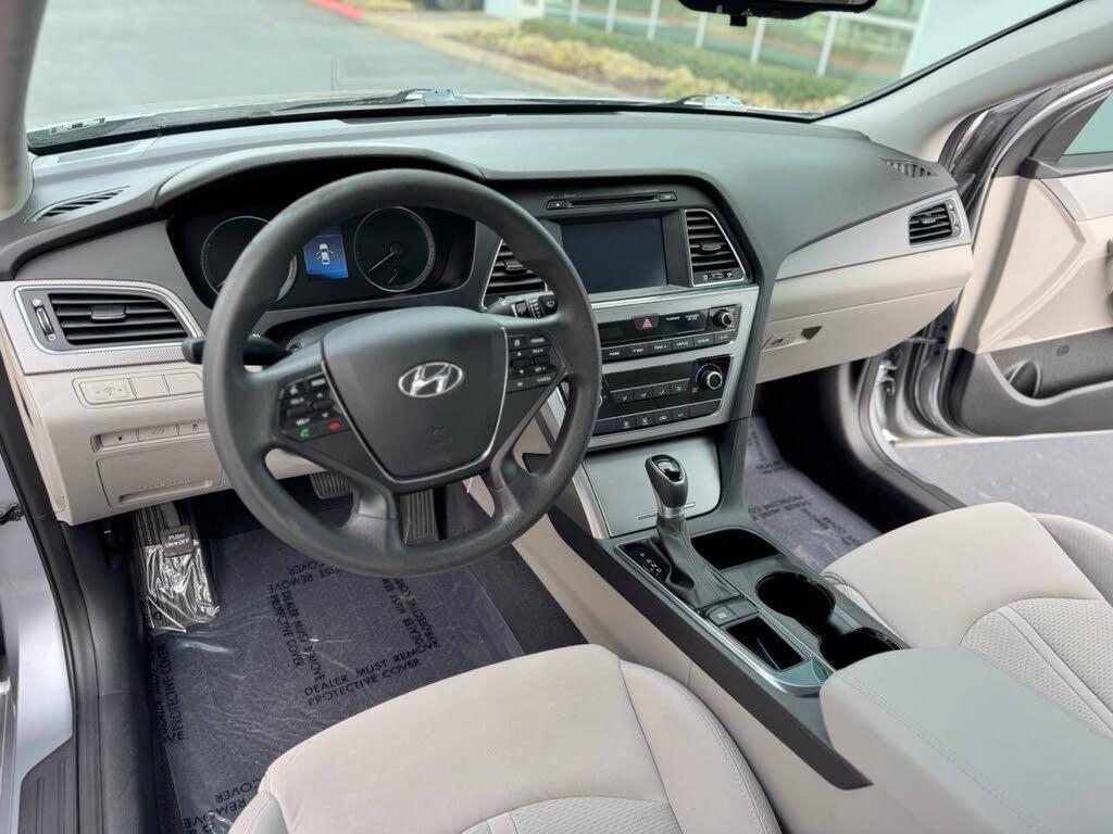 2017 Hyundai Sonata SE - Photo 10