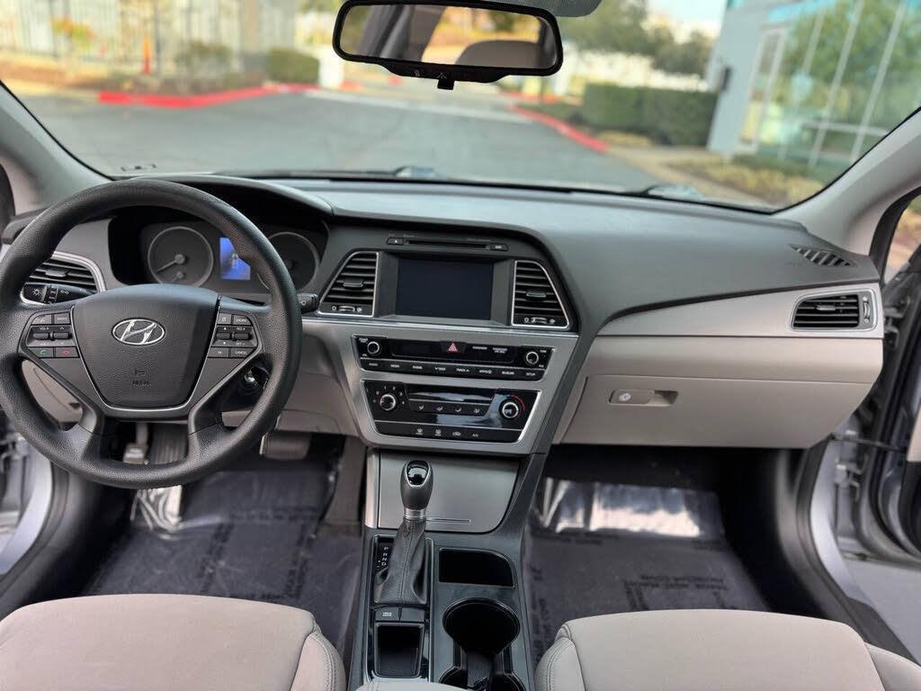 2017 Hyundai Sonata SE - Photo 11