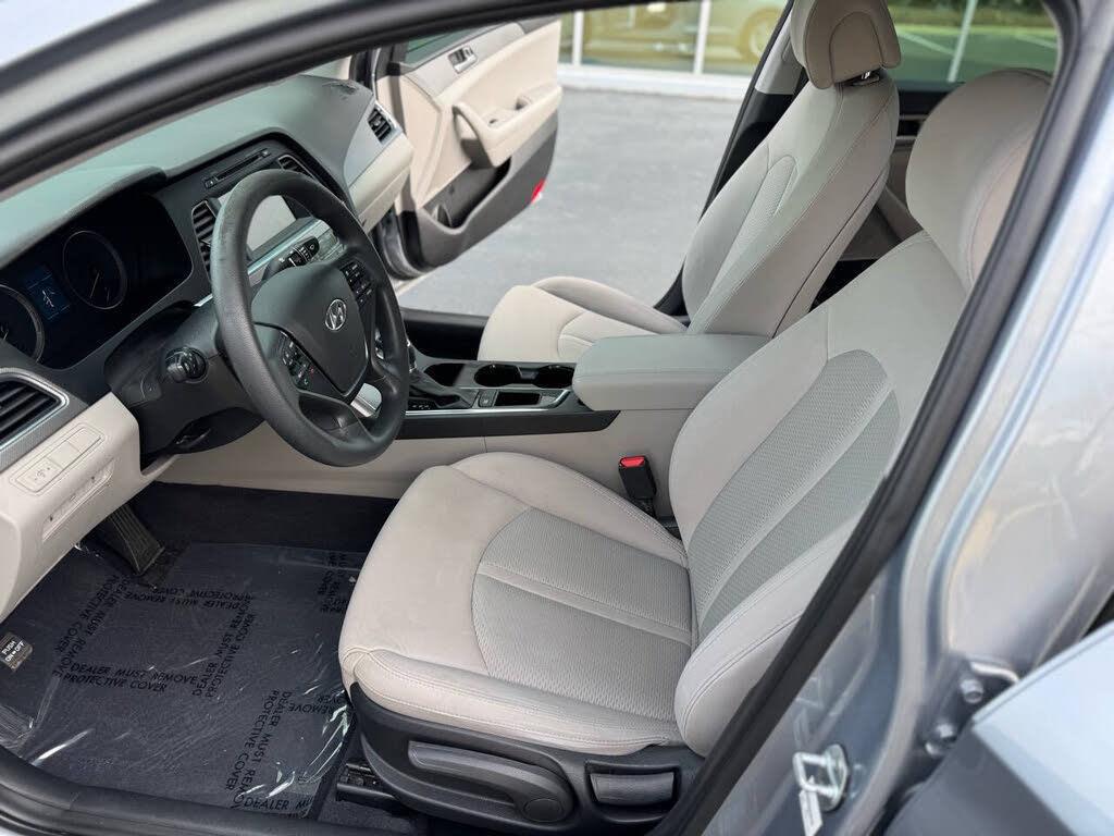 2017 Hyundai Sonata SE - Photo 13