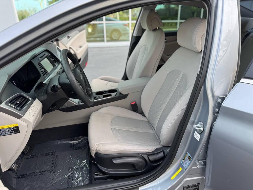 2017 Hyundai Sonata SE - Photo 14