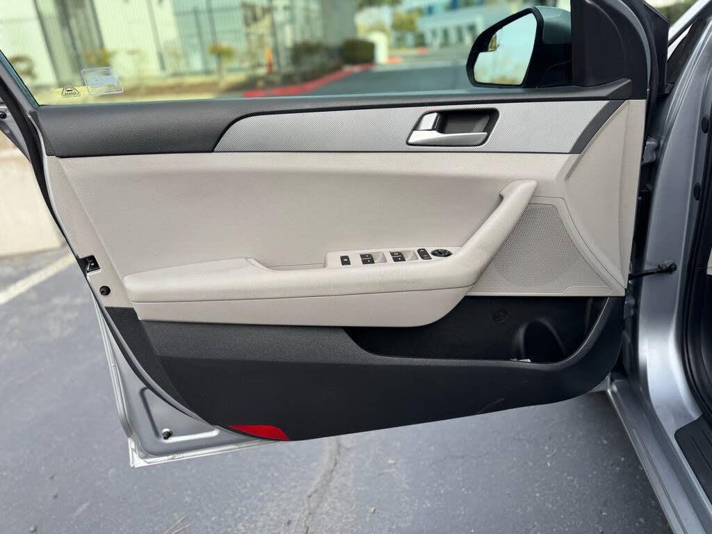 2017 Hyundai Sonata SE - Photo 22