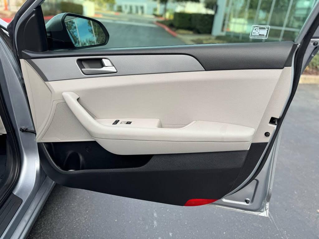 2017 Hyundai Sonata SE - Photo 23