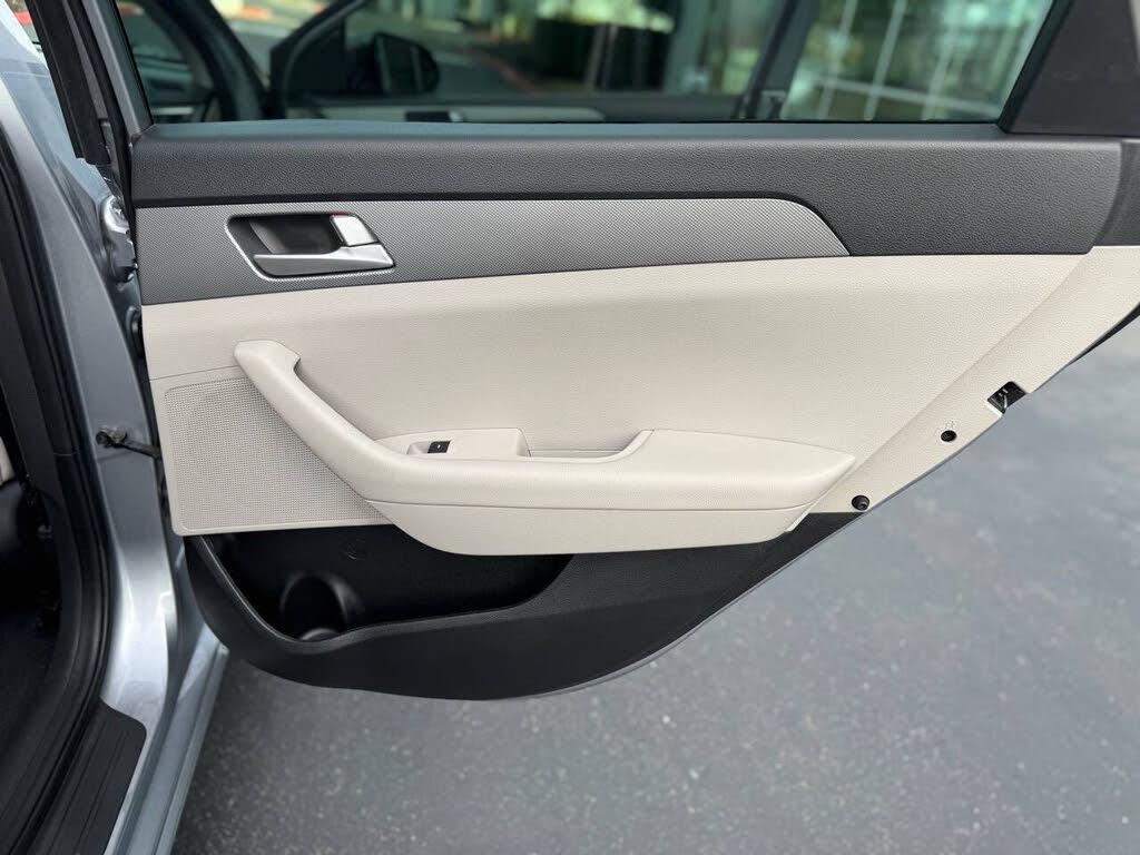 2017 Hyundai Sonata SE - Photo 24