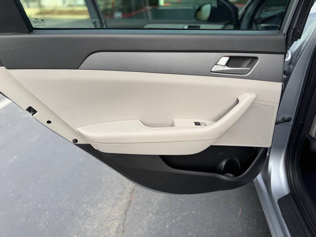 2017 Hyundai Sonata SE - Photo 25