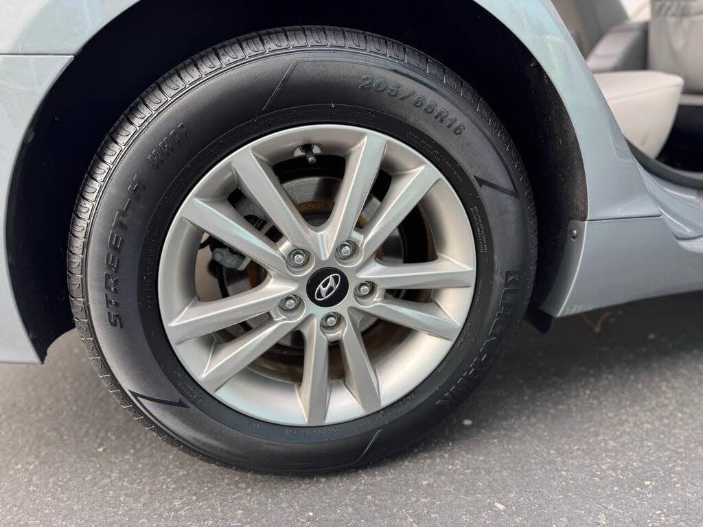 2017 Hyundai Sonata SE - Photo 26