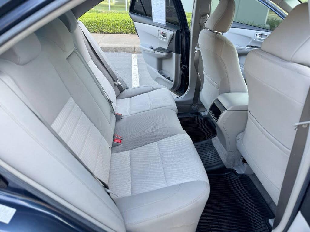 2017 Toyota Camry LE - Photo 21