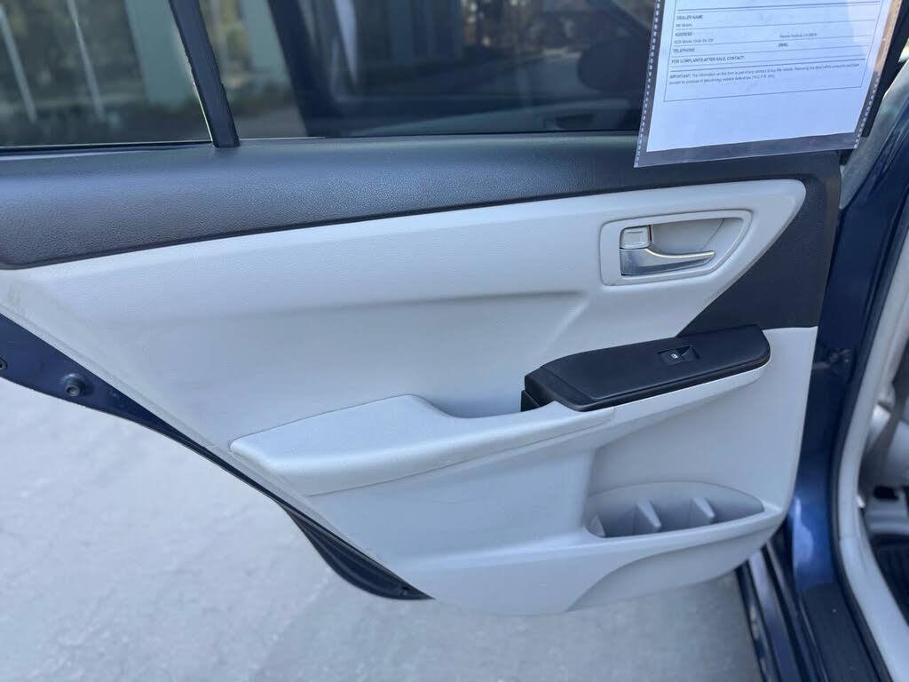 2017 Toyota Camry LE - Photo 24
