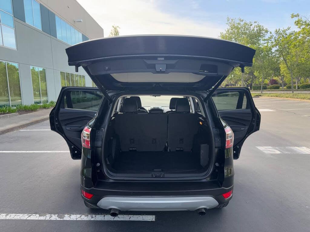 2017 Ford Escape SE - Photo 28