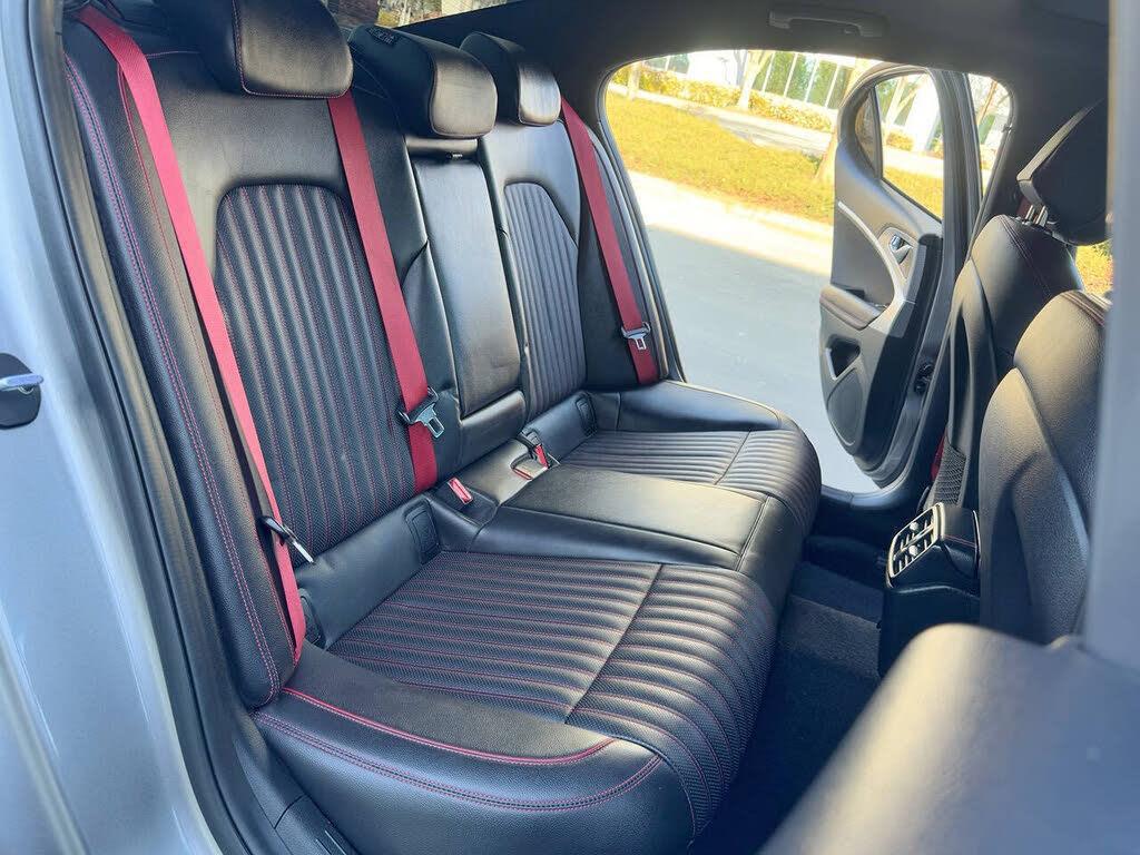 Genesis G70 photo 35
