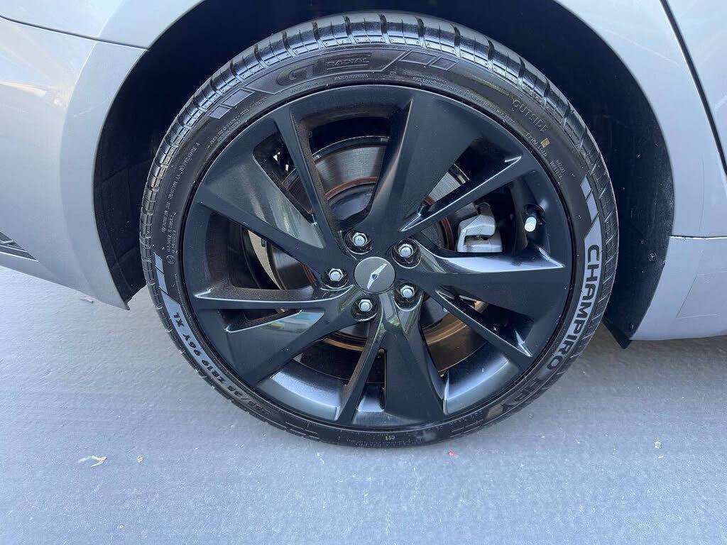Genesis G70 photo 36