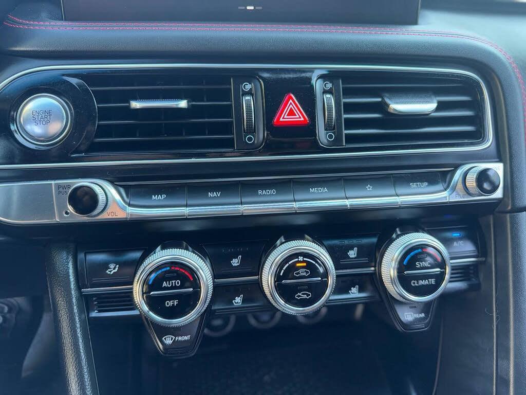 Genesis G70 photo 40