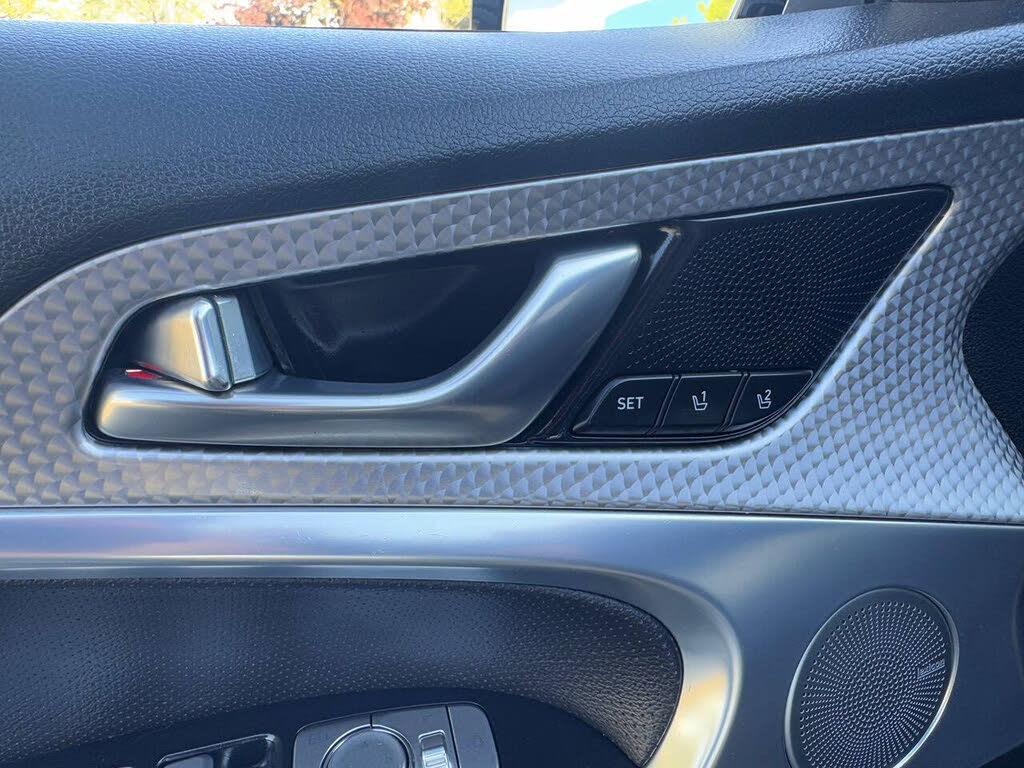 Genesis G70 photo 45