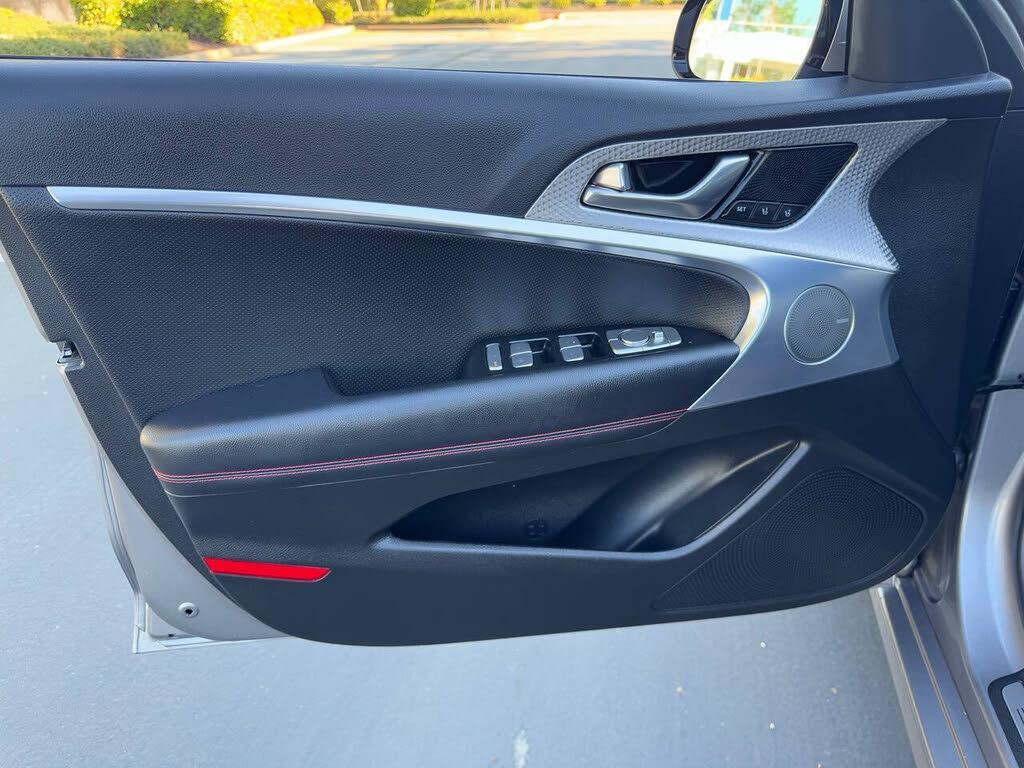 Genesis G70 photo 49