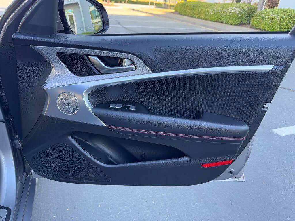 Genesis G70 photo 50