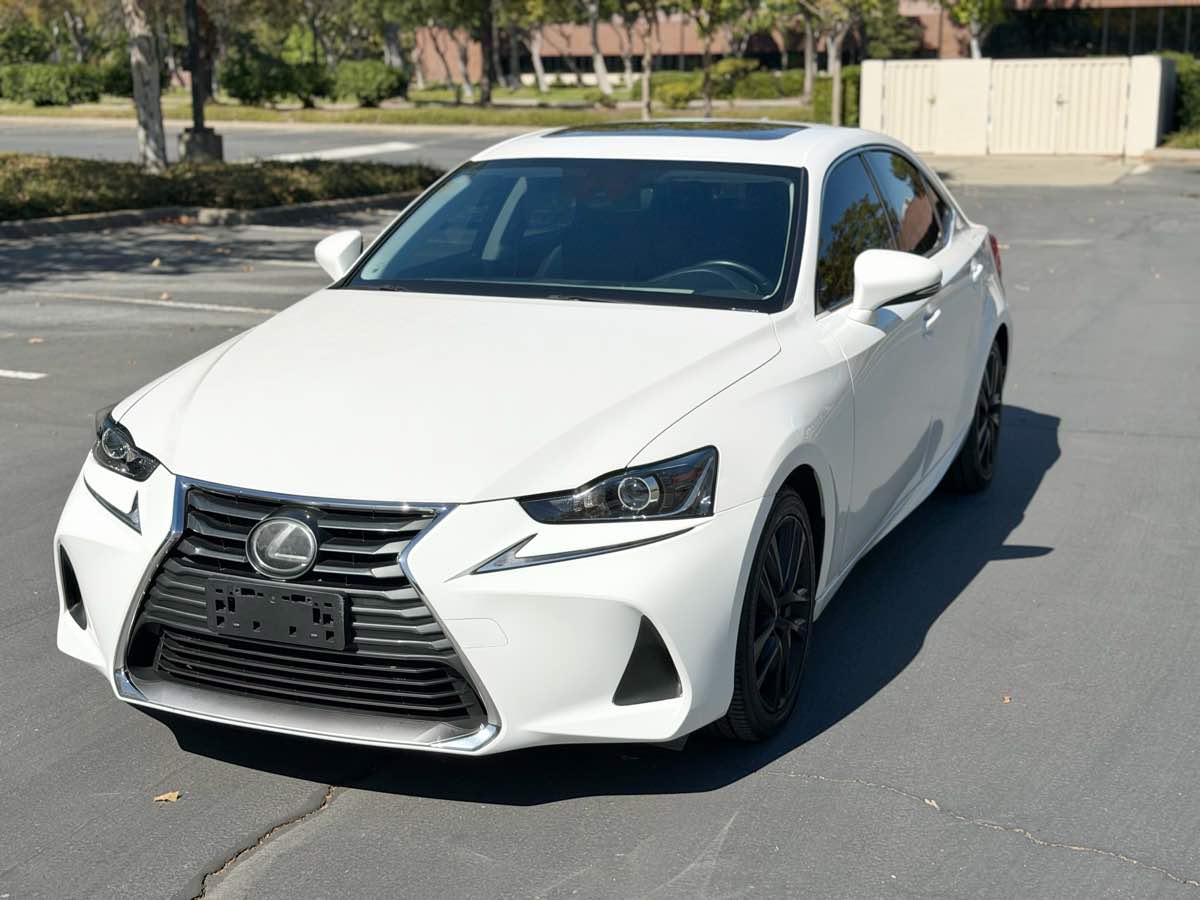Lexus IS photo 4