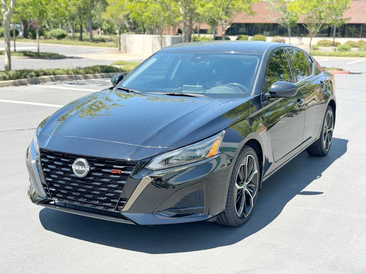 Nissan Altima photo 4