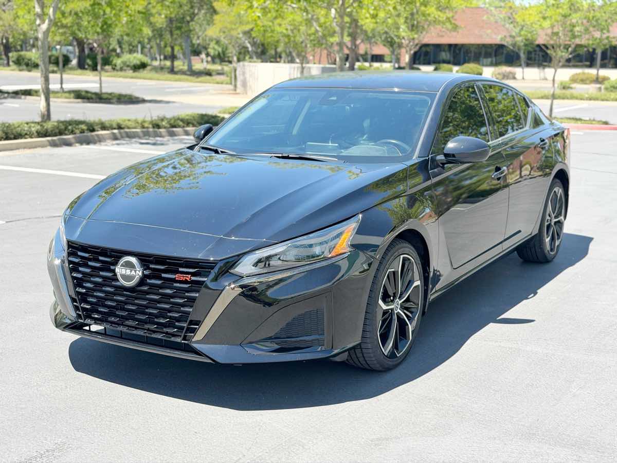 Nissan Altima photo 5