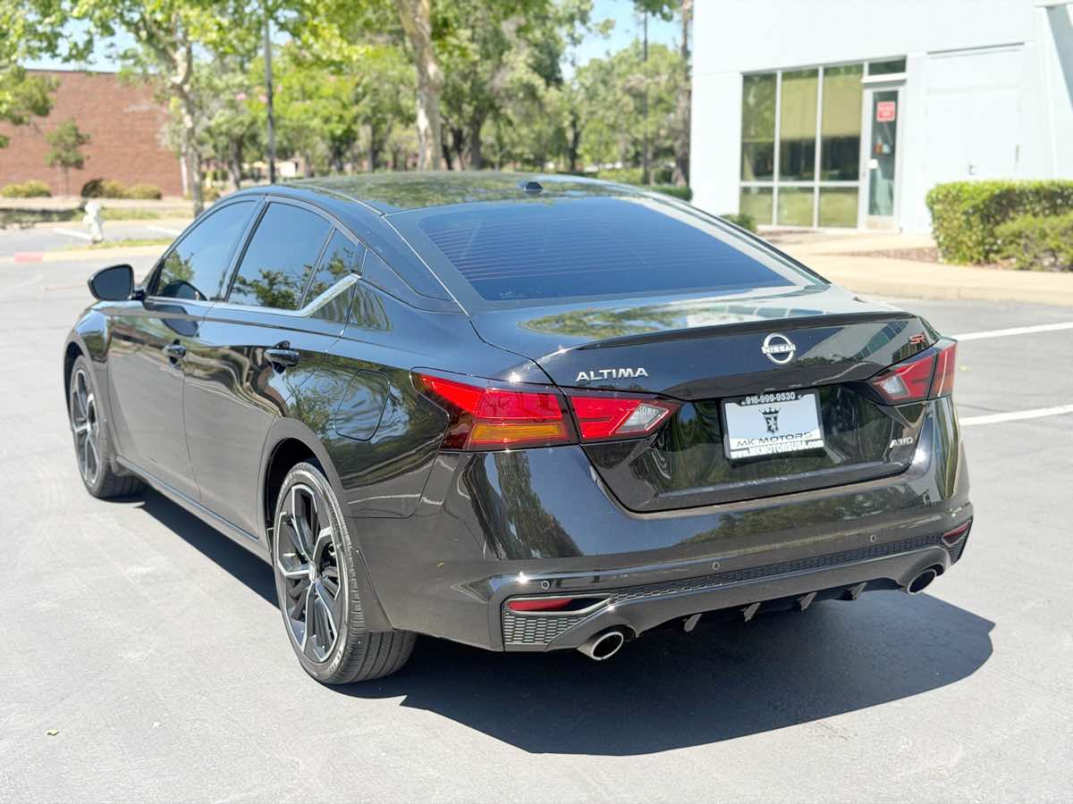 Nissan Altima photo 7